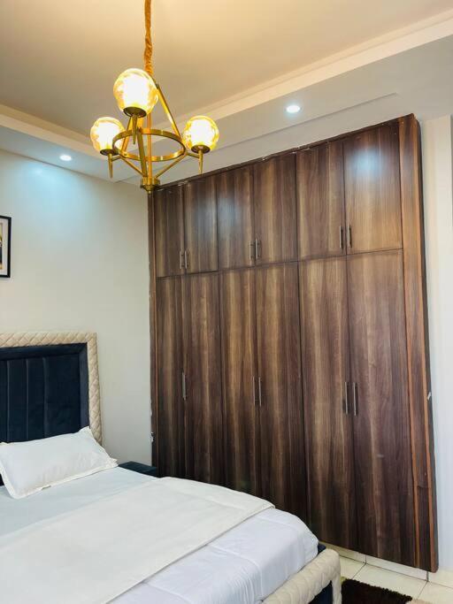 Renex Homes Namugongo ภายนอก รูปภาพ